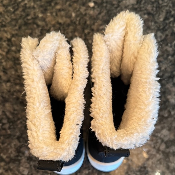 Thermolite Eco Mode Black Boots with Cream Lining EUC 9 - Picture 7 of 13